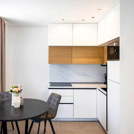 A'more Bijeca - App B1 - Mpolo Medulin