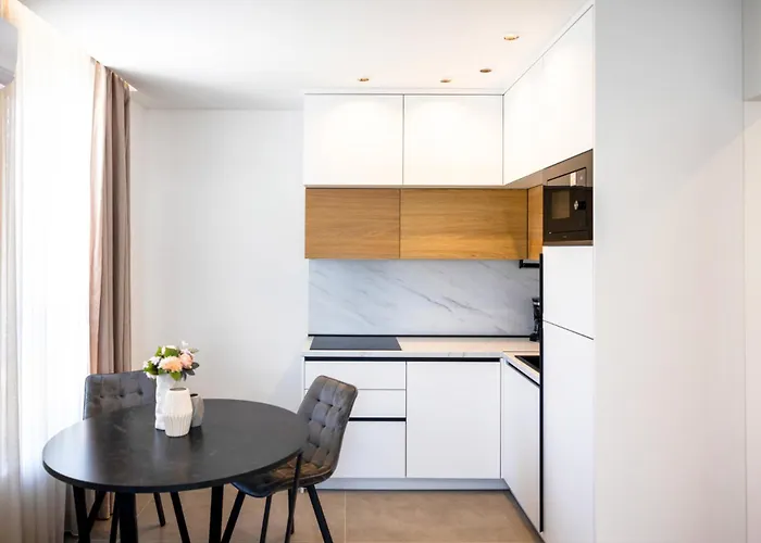 A'more Bijeca - App B1 - Mpolo Medulin